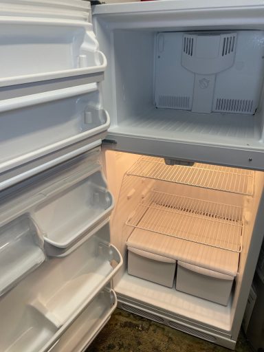 30" Electrolux Top Freezer Fridge