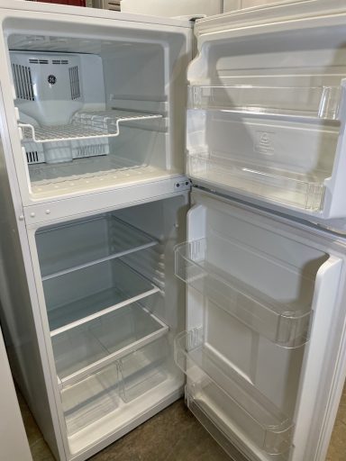 24" GE Top Freezer Fridge